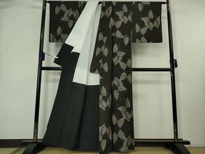 平和屋本店●極上　本場大島紬　割り込み絣　舞蝶文　黒地　逸品　DZAB8359kh6