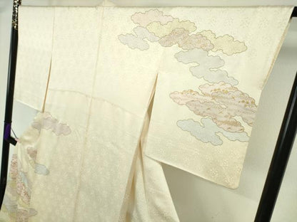 平和屋本店●極上　皇室献上作家　藤井寛　訪問着　駒刺繍　雲重ね　鳥の子色地　金彩　大丸扱い　逸品　DZAB8361kh6