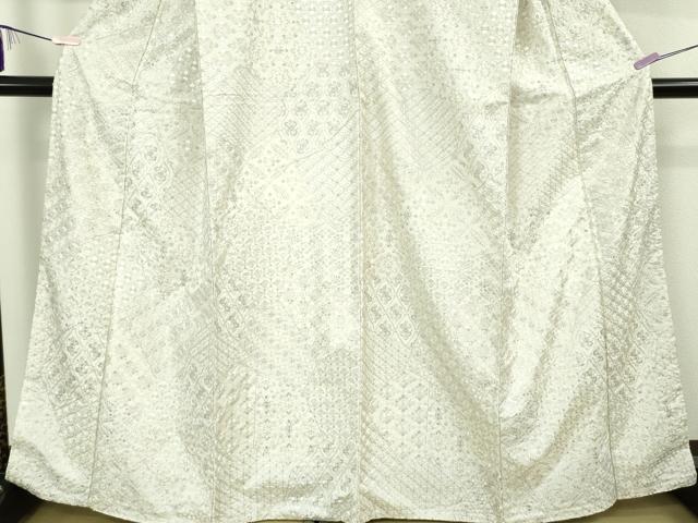 平和屋本店●極上　本場縞大島紬　白大島　総刺繍　切嵌花文　白地　逸品　未使用　DZAB8367kh6