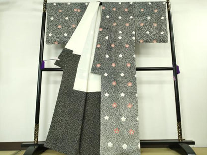 平和屋本店●極上　人間国宝　森口華弘　蒔糊友禅　蒔糊散らし　訪問着　舞花文　黒地　金銀彩　三越扱い　逸品　DZAB8374kh6