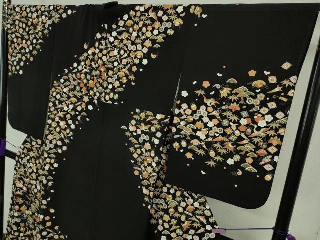 平和屋本店●極上　訪問着　駒刺繍　宝尽くし飛鶴文　黒地　金彩　逸品　DZAB8376kh6
