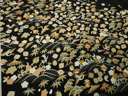 平和屋本店●極上　訪問着　駒刺繍　宝尽くし飛鶴文　黒地　金彩　逸品　DZAB8376kh6