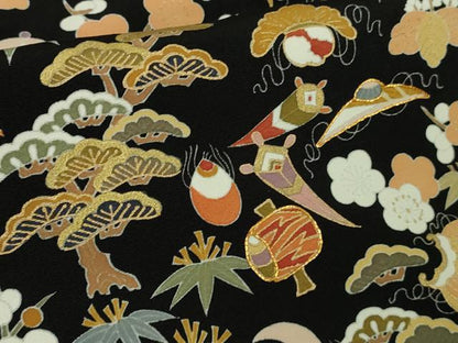 平和屋本店●極上　訪問着　駒刺繍　宝尽くし飛鶴文　黒地　金彩　逸品　DZAB8376kh6
