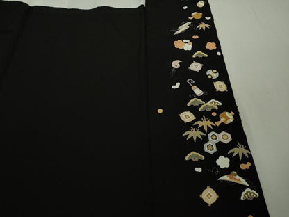 平和屋本店●極上　訪問着　駒刺繍　宝尽くし飛鶴文　黒地　金彩　逸品　DZAB8376kh6