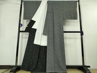 平和屋本店●極上　人間国宝　小宮康孝　型:篠原雄次　江戸小紋　舞桜　黒地　反端付き　逸品　未使用　DZAB8415kh6