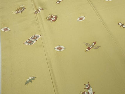 平和屋本店●極上　江戸友禅 小倉貞右　訪問着　駒刺繍　宝尽くし楽器文　淡黄色地　金彩　縮緬　ロング丈　さが美扱い　逸品　DZAB8427kh6