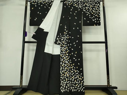 平和屋本店●極上　仏・芸術文化勲章　大内順子　訪問着　舞桜　黒地　金銀彩　逸品　DZAB8530kh6
