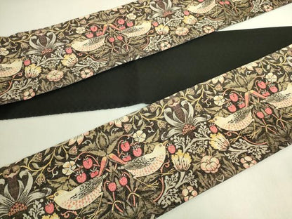 平和屋着物●極上　半幅帯　ウィリアム・モリス　いちご泥棒　金通し地　逸品　未使用　DZAB8593kh6