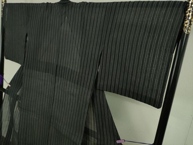 平和屋着物＊極上　夏物　本場小千谷ちぢみ　麻　縞　黒地　まるやま扱い　逸品　DZAB8656kh6