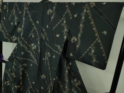 平和屋着物●極上　中国三大刺繍　スワトウ刺繍　汕頭刺繍　刺し子　総刺繍　本場大島紬　舞蝶更紗花文　逸品　DZAB8713kh6