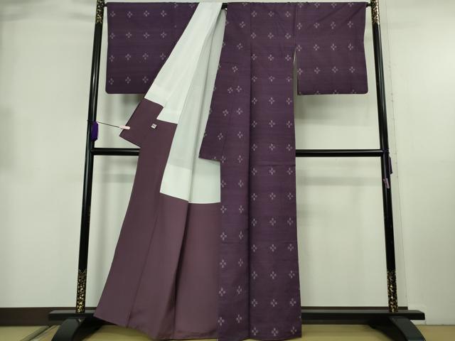 平和屋本店●極上　国指定重要無形文化財　本場久米島紬　手織　希少色・葡萄色地　まるやま扱い　反端付き　逸品　DZAB8717kh6