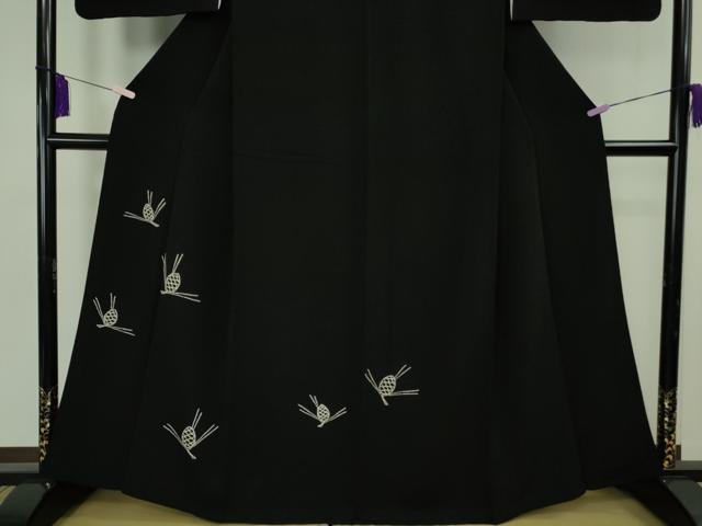 平和屋本店●極上　京都祇園の老舗 ぎをん齋藤　中国三大刺繍 相良刺繍 総刺繍　訪問着　松ぼっくり　黒地　鬼しぼ縮緬　逸品　DZAB8724kh6
