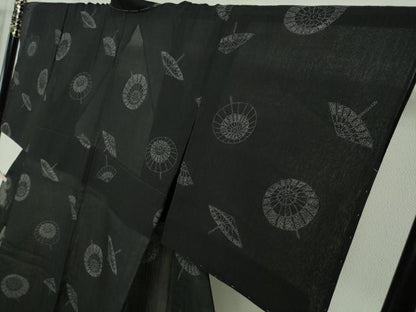 平和屋着物＊極上　夏物　本場小千谷ちぢみ　麻　捺染絣　織田工房謹製　番傘　黒地　証紙付き　逸品　未使用　DZAB8804kh6