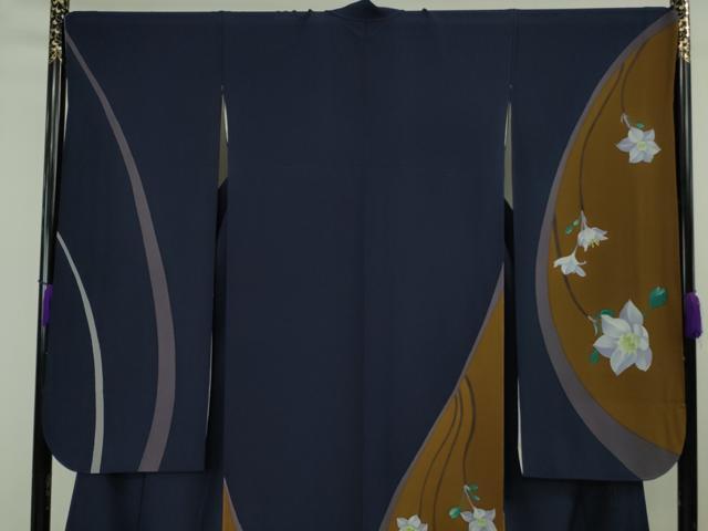 平和屋本店●極上　世界的人形師　辻村寿三郎　ジュサブロー　振袖・長襦袢(袷)セット　枝花文　鉄紺色地　逸品　DZAB8995kh6