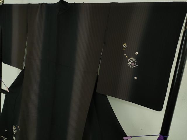 平和屋本店●極上　訪問着　総刺繍　貝紫刺繍　花丸文　黒地　暈し染め　金糸　逸品　DZAB9001kh6