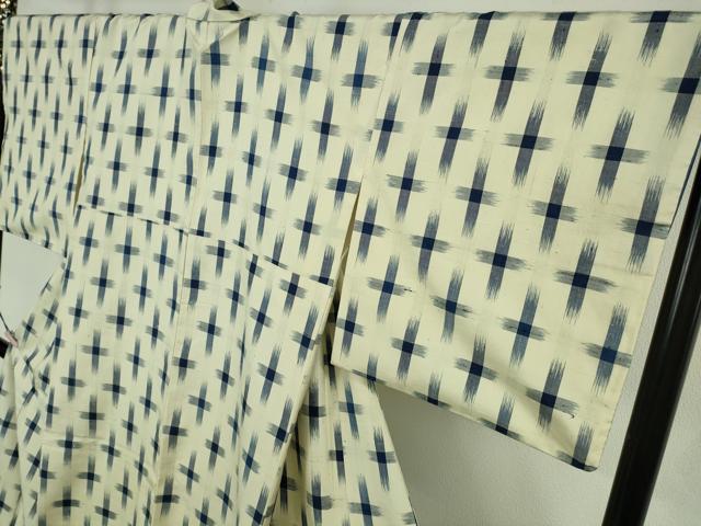 平和屋本店●希少　染色家　芝崎重一　座繰り紬　正藍染十字絣　証紙付き　逸品　DZAB9026kh6