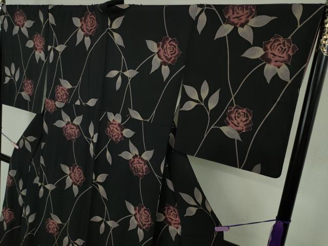 平和屋本店●極上　染色作家　斉藤三才　小紋　薔薇　バラ　黒地　金彩　逸品　DZAB9079kh6