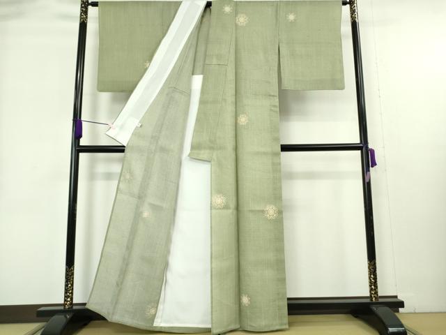 平和屋着物＊極上　夏物　赤城生紬　ムガシルク糸刺繍　舞花文　山葵色地　証紙付き　逸品　DZAB9085kh6