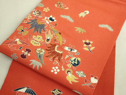 平和屋本店●極上　日本工芸会正会員　京友禅作家　清水光美　九寸開き名古屋帯　駒刺繍　宝尽くし　鬼しぼ縮緬 金赤色地 逸品 DZAB9147kh6