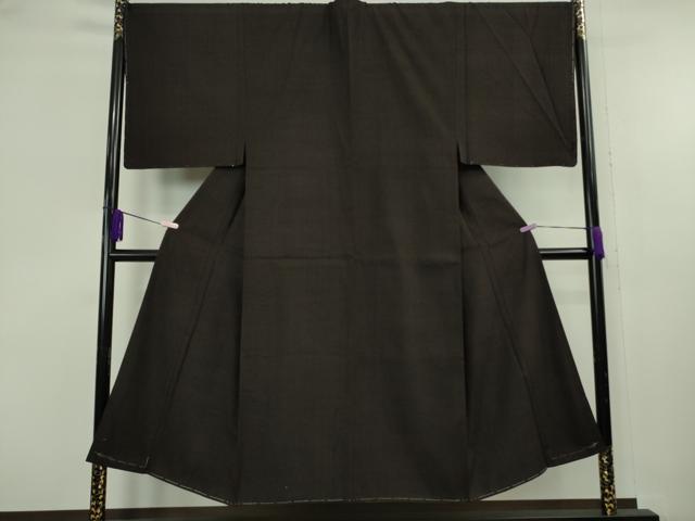 平和屋本店●極上　男性　本場結城紬　重要無形文化財　キングサイズ　色無地　黒紅色　逸品　未使用　DZAB9210kh6