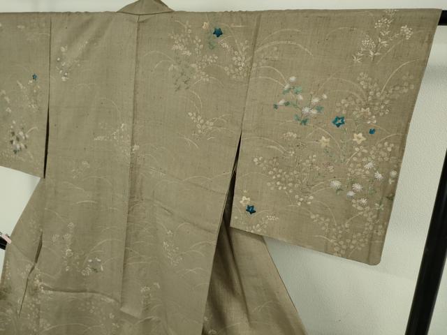 平和屋着物▽極上　本場結城紬　重要無形文化財　単衣　草花文　生壁色地　証紙付き　逸品　DZAB9272kh6