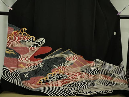 平和屋着物●極上　黒留袖　駒刺繍　立波流水文　金彩　逸品　DZAB9430kh6
