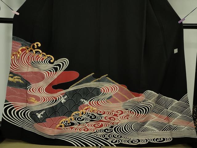平和屋着物●極上　黒留袖　駒刺繍　立波流水文　金彩　逸品　DZAB9430kh6