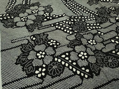 平和屋本店●極上　振袖　総絞り　草花文　黒×白　逸品　DZAB9460kh6