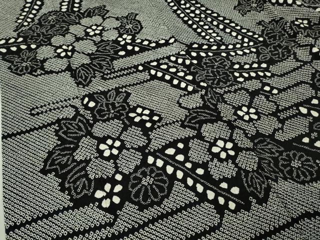 平和屋本店●極上　振袖　総絞り　草花文　黒×白　逸品　DZAB9460kh6