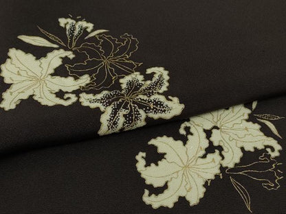 平和屋着物●極上　ジャパンオートクチュール　渡辺雪三郎　小紋　百合　紫黒色地　金彩　逸品　DZAB9468kh6