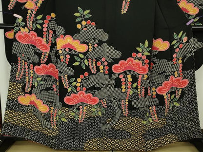 平和屋本店●極上　和染紅型　栗山紅型　栗山吉三郎　振袖　松　藤花房　黒地　鬼しぼ縮緬　逸品　DZAB9493kh6