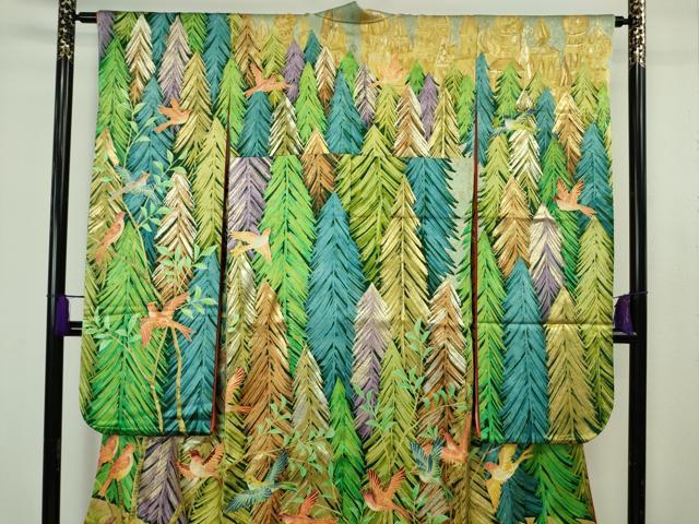 平和屋本店●極上　セミアンティーク　振袖　刺繍　手描き　森の動物　小鳥　リス　兎　金彩　逸品　DZAB9500kh6