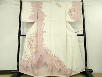 平和屋着物●極上　訪問着　草花文　鳥の子色地　暈し染め　金銀彩　逸品　未使用　DZAB9537kh6