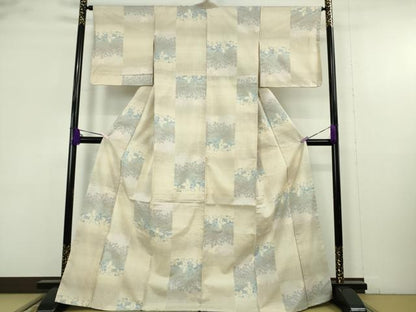 平和屋着物●極上　本場大島紬　白大島　7マルキ　舞蝶草葉シルエット　逸品　未使用　DZAB9663kh6