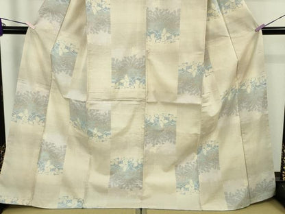 平和屋着物●極上　本場大島紬　白大島　7マルキ　舞蝶草葉シルエット　逸品　未使用　DZAB9663kh6