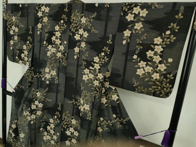 平和屋着物∴極上　夏物　こむさでもーど・COMME CA DU MODE　小紋・浴衣兼用　草花文　黒地　洗える着物　逸品　DZAB9691kh6