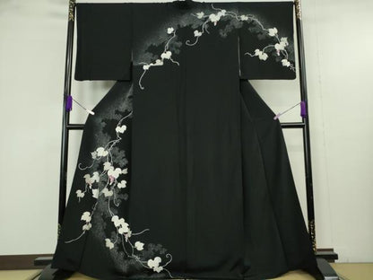平和屋本店●極上　訪問着　手刺繍　葡萄蔦の葉文　黒地　鬼しぼ縮緬　金糸　逸品　DZAB9738kh6