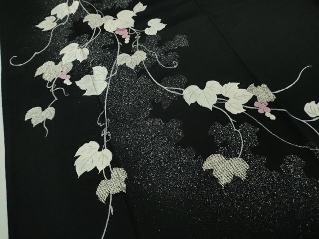平和屋本店●極上　訪問着　手刺繍　葡萄蔦の葉文　黒地　鬼しぼ縮緬　金糸　逸品　DZAB9738kh6