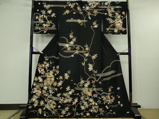 平和屋本店●極上　訪問着　駒刺繍　貝桶　冊子　吉祥花文　黒地　金彩　鬼しぼ縮緬　ロング丈　逸品　DZAB9771kh6