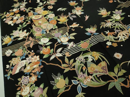 平和屋本店●極上　訪問着　駒刺繍　貝桶　冊子　吉祥花文　黒地　金彩　鬼しぼ縮緬　ロング丈　逸品　DZAB9771kh6