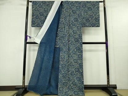 平和屋着物＊極上　夏物　本場阿波藍染　角田智造　小紋　型染　菊唐草文　逸品　DZAB9791kh6