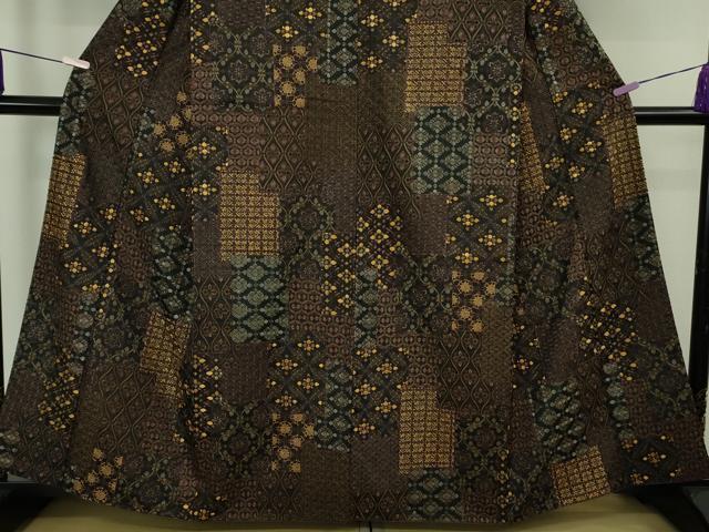 平和屋本店●極上　本場大島紬　総刺繍　伽羅沙羅沙　黒地　岡江織物謹製　証紙付き　逸品　DZAB9981kh6