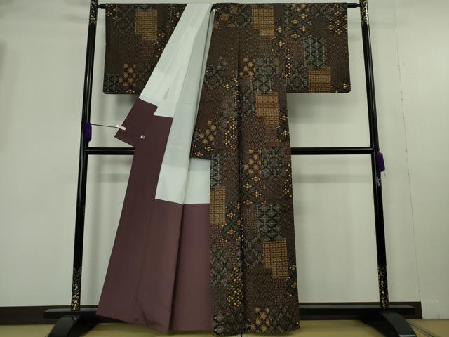 平和屋本店●極上　本場大島紬　総刺繍　伽羅沙羅沙　黒地　岡江織物謹製　証紙付き　逸品　DZAB9981kh6