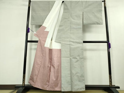 平和屋着物●極上　紅花紬　米沢　新田秀次　薄雲鼠色　逸品　DZAC0060kh6