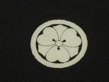 平和屋本店●極上　創業460年・千總　黒留袖　駒刺繍　雲取り宝尽くし　金彩　三越扱い　逸品　DZAC0227kh6