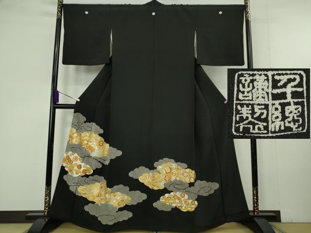 平和屋本店●極上　創業460年・千總　黒留袖　駒刺繍　雲取り宝尽くし　金彩　三越扱い　逸品　DZAC0227kh6