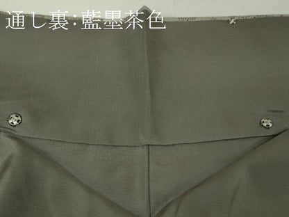 平和屋本店●極上　本場結城紬 重要無形文化財 地機　100亀甲　河野商店謹製　籬花文　利休白茶色地　証紙付き　逸品　未使用　DZAC0253kh6
