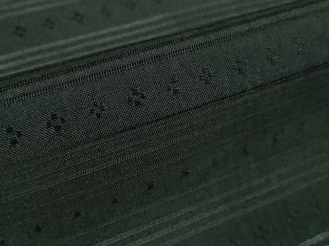 平和屋本店＊極上　夏物　男性　琉球古代織　首里花織　絽入り　新垣斉子　染め織り　季時　濃い青褐色地　証紙付き　逸品　DZAC0258kh6