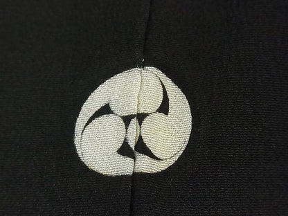 平和屋着物■豪華黒留袖　駒刺繍　菱文　金彩　逸品　fe3412