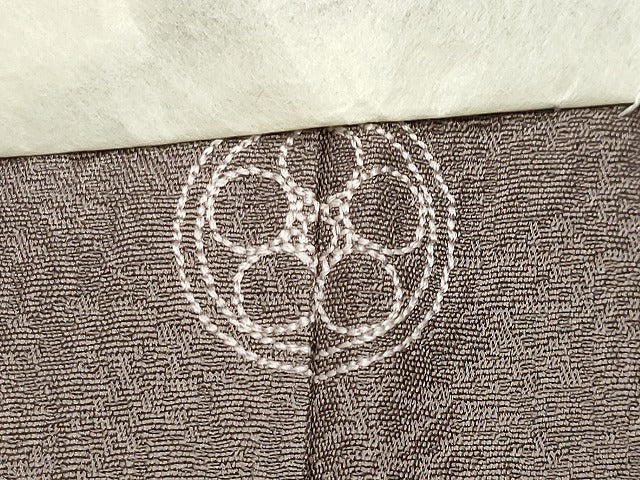 平和屋着物●染色作家　斉藤三才　色無地　舞花地紋　江戸鼠色　正絹　逸品　未使用　CABK2552gh